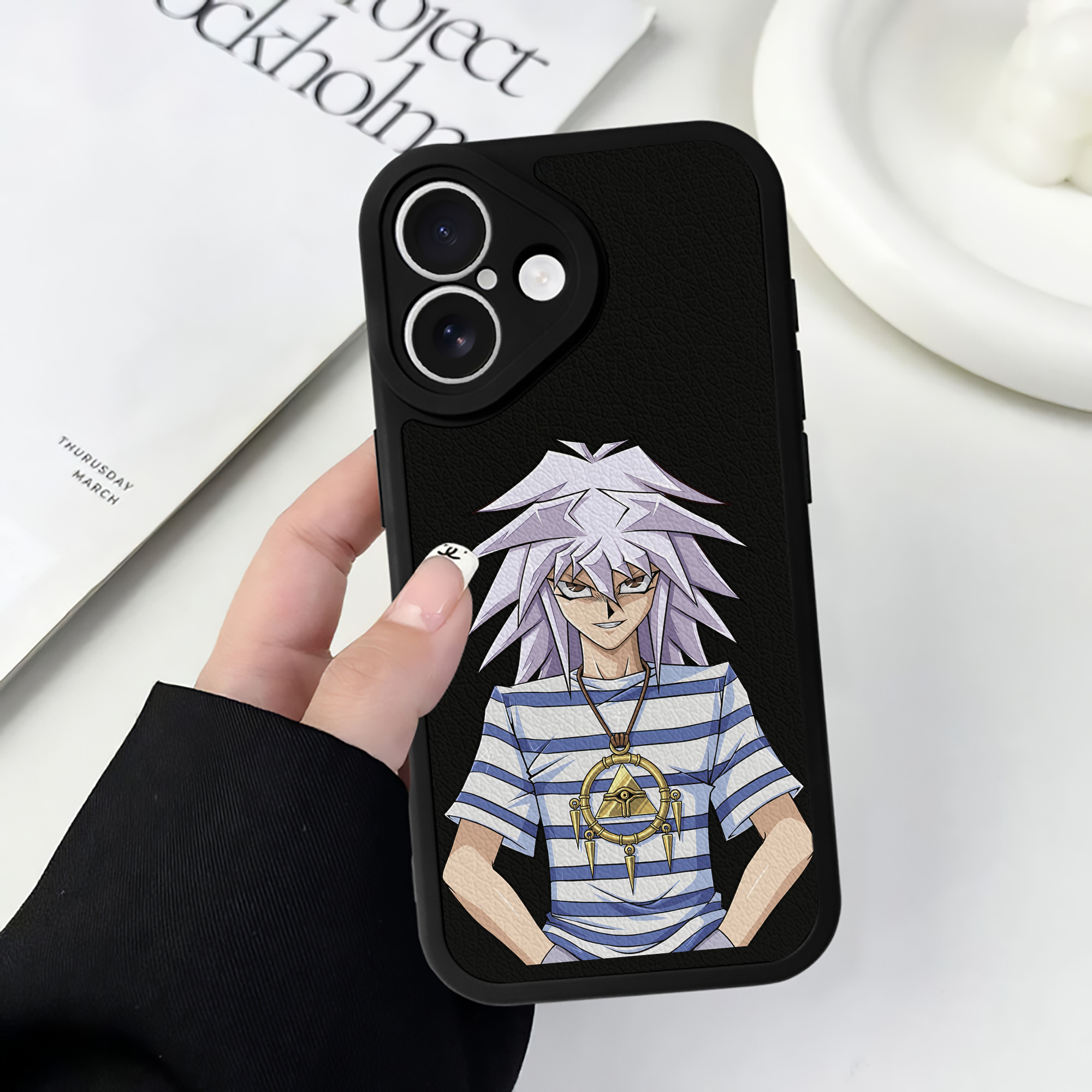 遊☆戯☆王 Yu-Gi-Oh! 【iPhone 16シリーズ対応】シリコンスマホケース（レザー調） 材質：シリコン